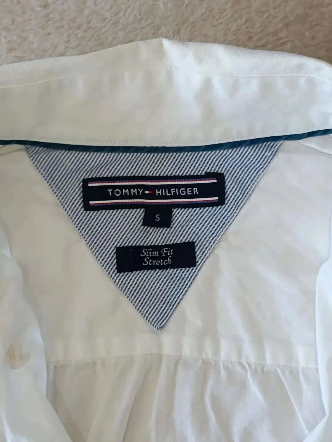 Witte Tommy Hilfiger-shirt met geborduurd logo maat S – photo 7